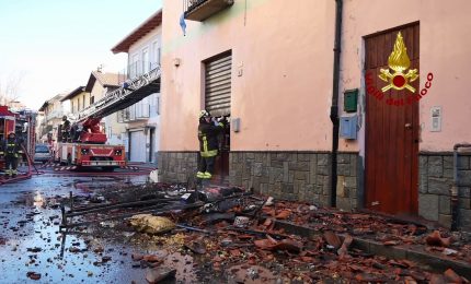 Piemonte, incendio a Mathi. Madre e tre figli scappano in tempo