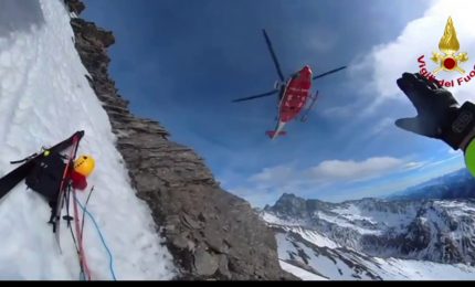 Due alpinisti francesi soccorsi in provincia di Cuneo, le immagini