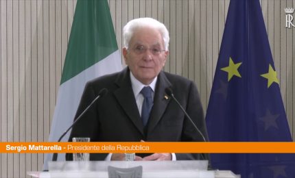 Mattarella "L'Ue fa bene a mantenere saldo il sostegno all'Ucraina"