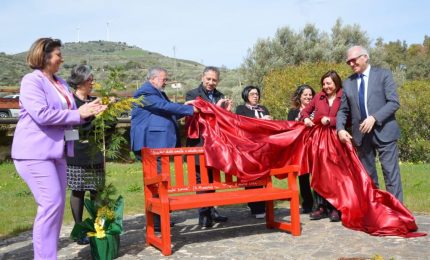 8 marzo, inaugurata panchina rossa alle terme di Cefalà Diana