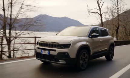 Jeep, arriva l'Avenger e-Hybrid