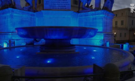 Giornata dell'Autismo, a Roma Fontana dei Dioscuri si illumina di blu