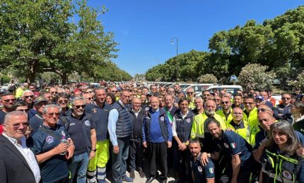 Incendi in Sicilia, dalla Regione 70 pick-up ai volontari di Protezione Civile