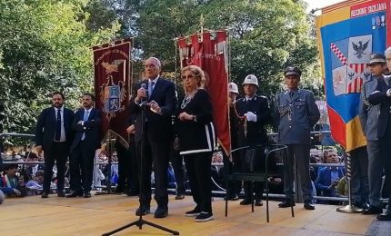 Strage di Capaci, Palermo ricorda le vittime davanti l’albero Falcone