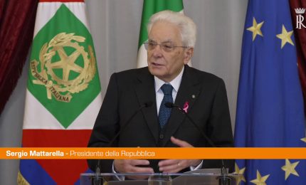 Mattarella "Rafforzare la rete contro il tumore al seno"