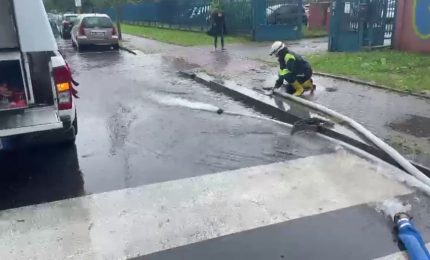 Maltempo e disagi a Milano, esondato il Lambro