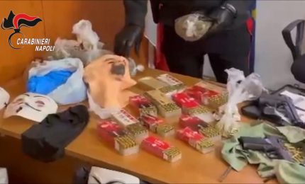 Sequestro di armi e droga a Napoli, anche maschere di "V per vendetta"