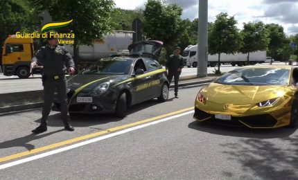 Scoperto contrabbando di supercar, sequestrate Lamborghini e McLaren