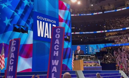 Usa, “Coach Walz” accetta la candidatura Dem a vice di Kamala Harris