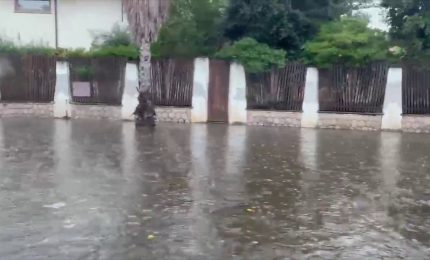 Acquazzone su Palermo con tuoni e fulmini, allagata Mondello