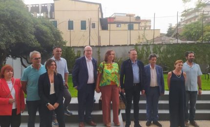 Migranti, la Commissione Ue in visita a Catania