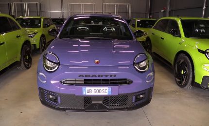 Abarth 600e, lo scorpione più potente di sempre è elettrico