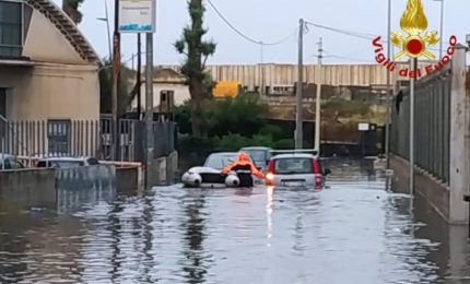 Maltempo e disagi in Sicilia, da Catania a Enna. Aeroporto di Palermo chiuso per allagamenti. Schifani convoca la giunta e predispone interventi