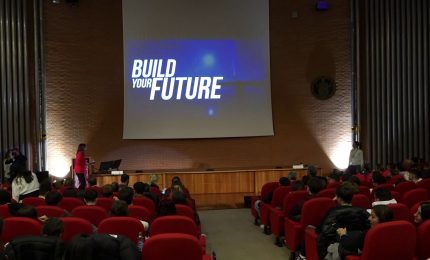 Competenze del futuro, a Napoli Intesa Sanpaolo incontra 800 studenti