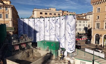 Webuild, svelata a piazza Venezia la prima opera di "Murales"