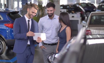 Il mercato dell'auto divide l'Italia, nuove al Nord, usate al Sud