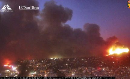 Stato di emergenza a Los Angeles per un vasto incendio