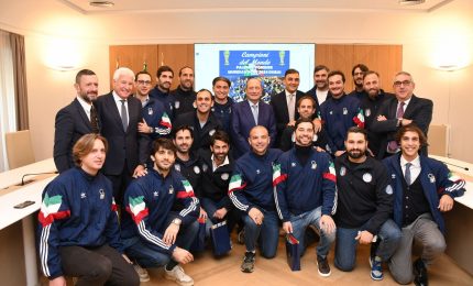 Schifani premia la squadra di giuristi-calciatori Campioni del Mondo